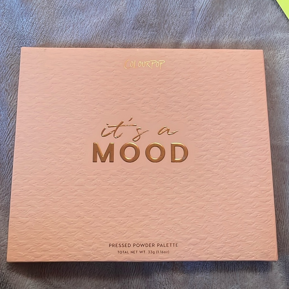 BNIB Colourpop Eyeshadow Palette!